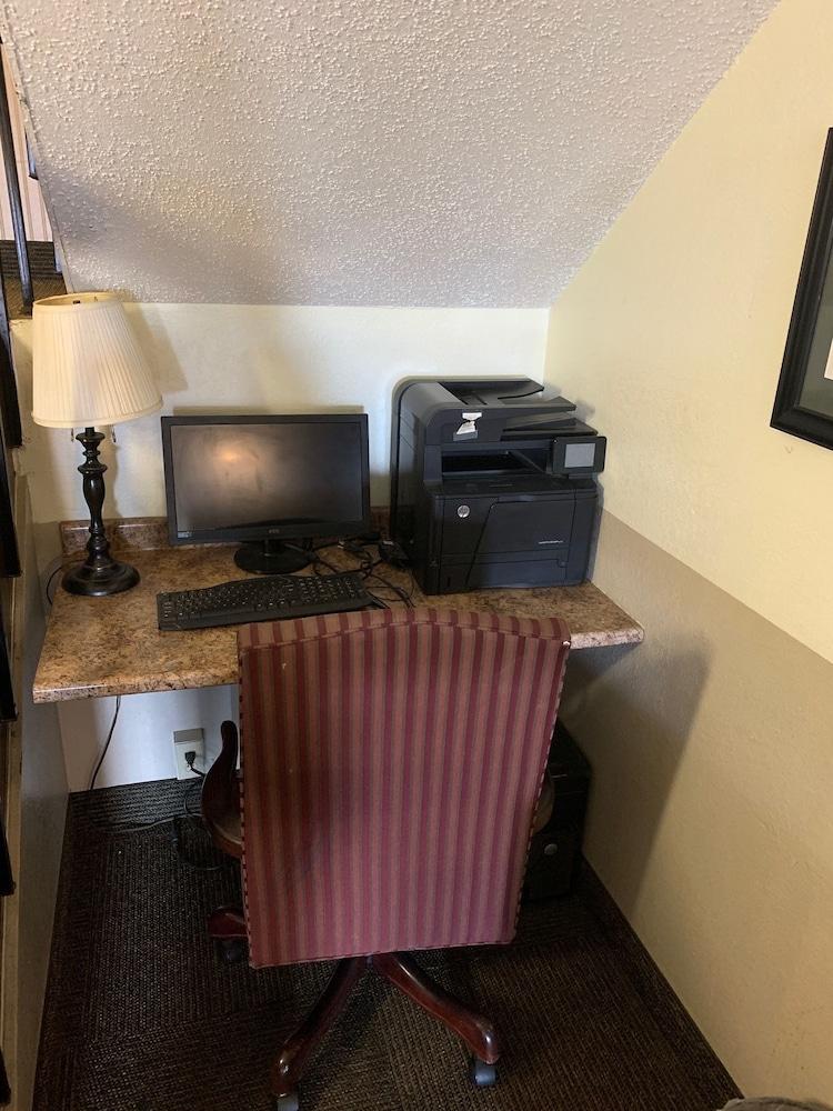 Motel Super 8 By Wyndham Newburgh/West Point Stewart Intl Airport Exterior foto